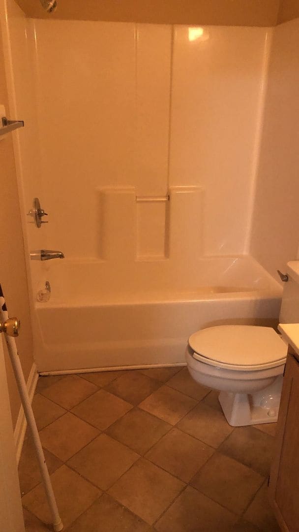 Building Photo - REDUCED!  River Oaks 28E - SPECIAL - 2nd month 1/2 half off rent