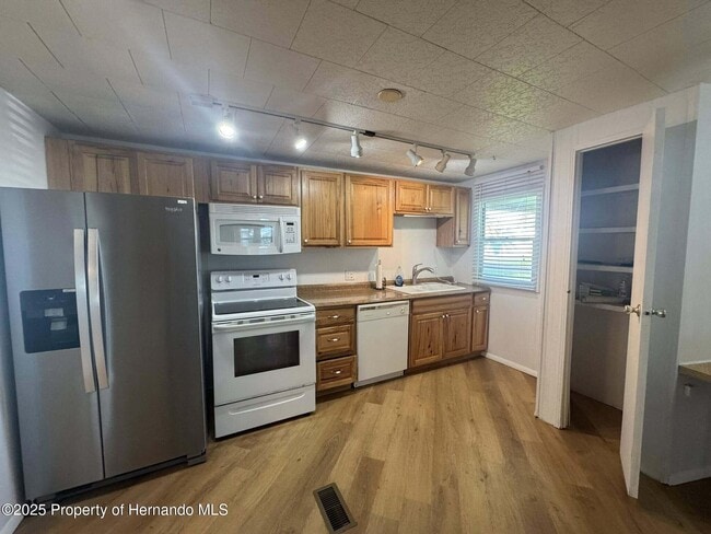 Building Photo - 22 Hamilton Ave