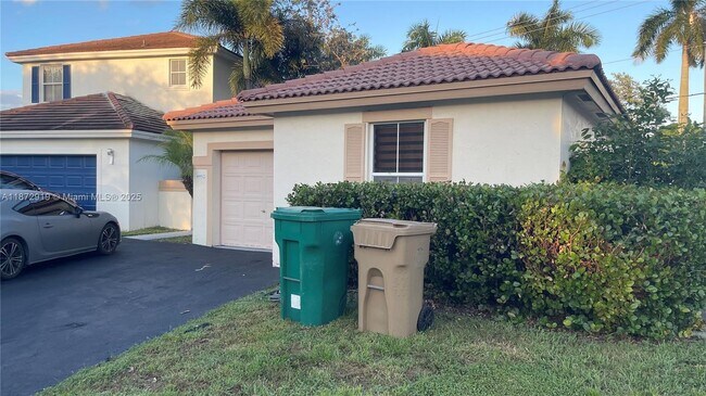 Building Photo - 6952 SW 148 Ln