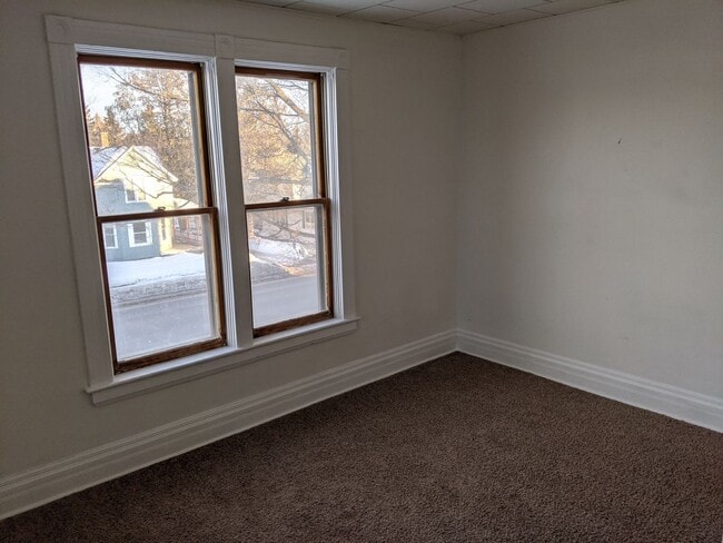 Building Photo - 5 bed 2 bath Single Family Home in Wausau