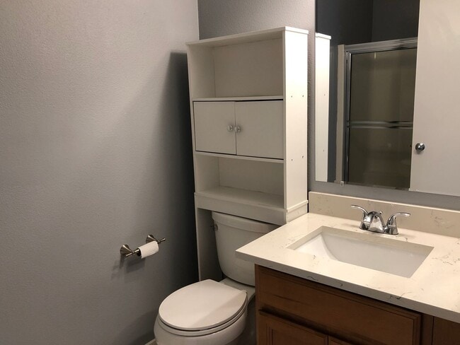 Building Photo - 3 bedroooms townhouse. Great School District!!