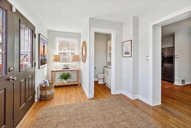 Building Photo - 3423 N Springfield Ave