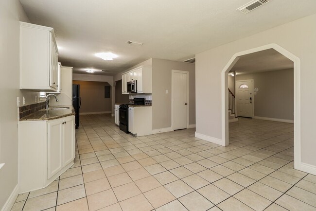 Building Photo - 3035 Cinnamon Glen Dr
