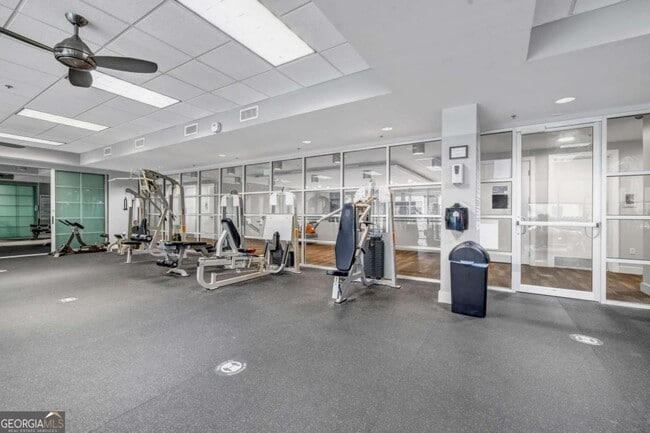 Building Photo - 711 Cosmopolitan Dr NE