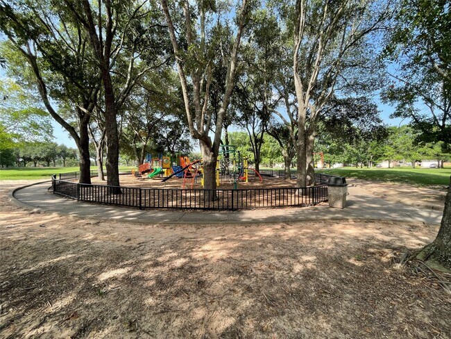 Building Photo - 15122 Red Cedar Cove Ln
