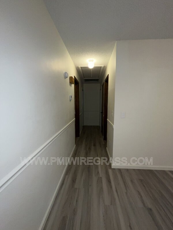 Building Photo - 214 Brookside Ln