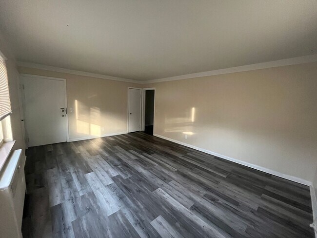 Building Photo - 3166 Werk Rd