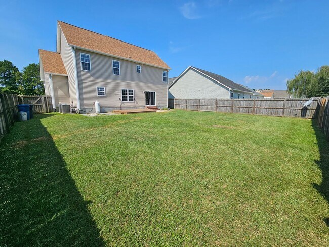 Building Photo - Updated 4Bed, 2.5 Bath in Jacksonville!