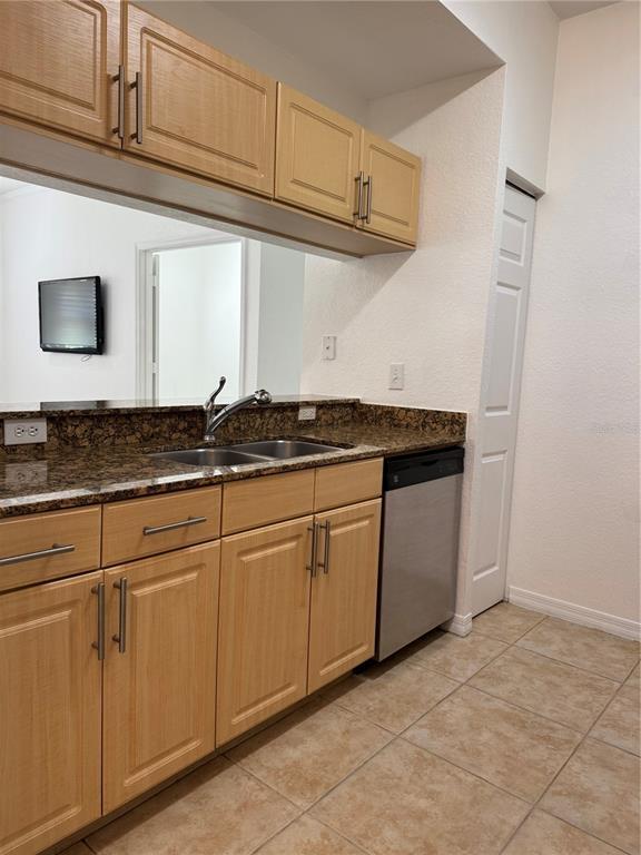 Building Photo - 1064 N Tamiami Trl
