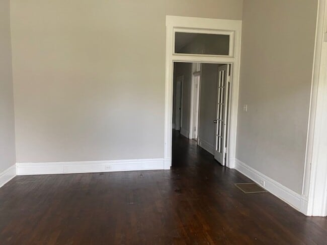 Building Photo - Three bedroom two bath house ready for a new resident