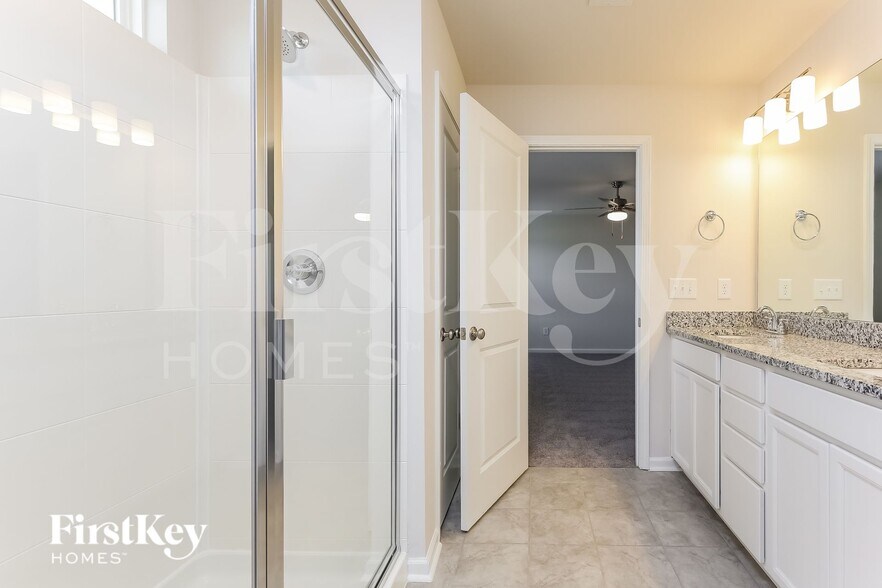 Building Photo - 608 Goldburn Wy