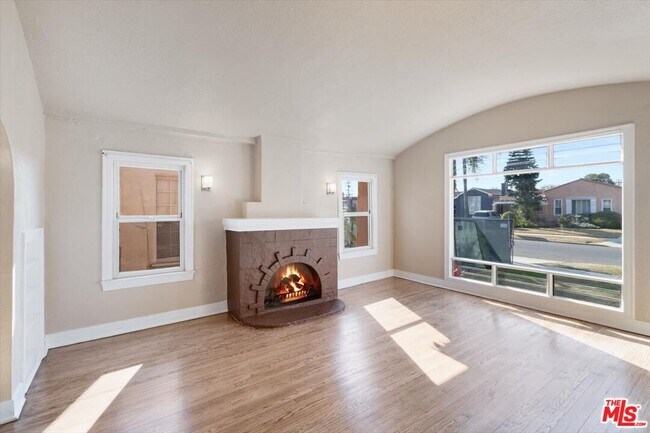 Building Photo - 7818 Dalton Ave