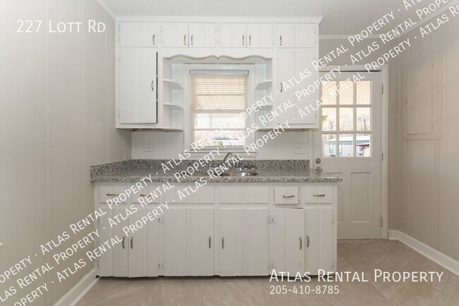 Building Photo - 227 Lott Rd