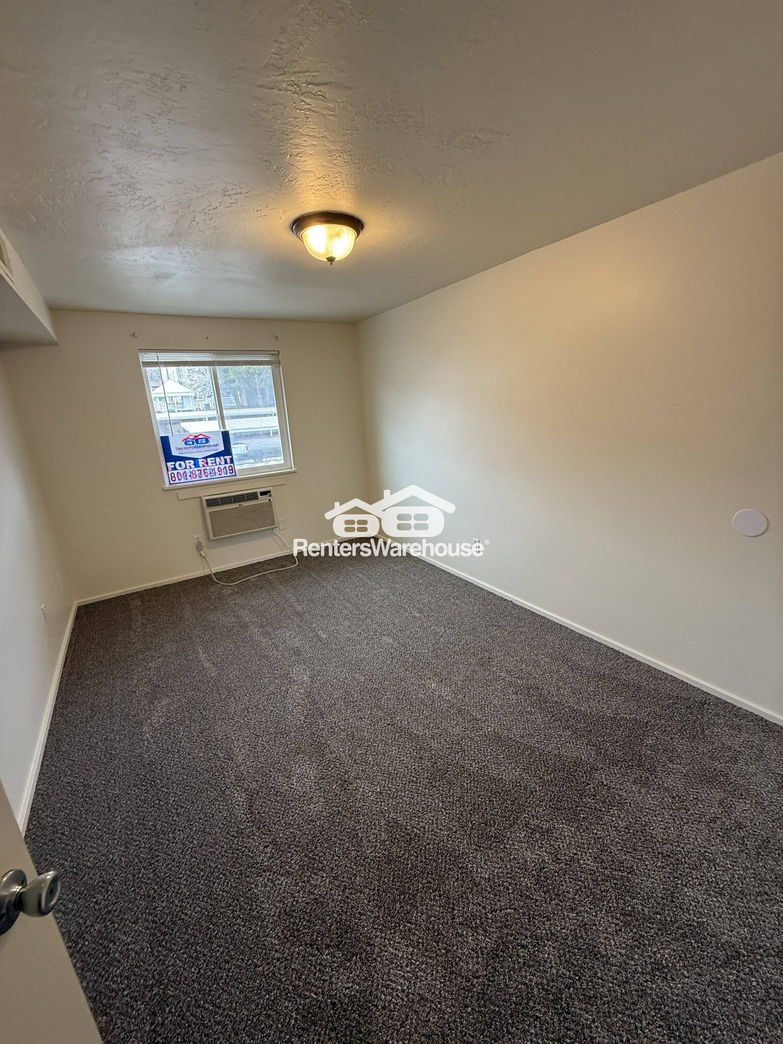 Building Photo - 5660 S Meadow Ln