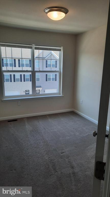 Building Photo - 829 Admiral's Quay Dr