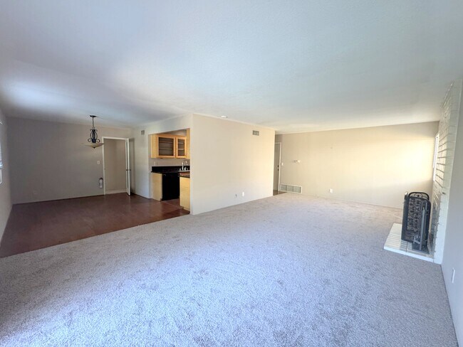 Building Photo - 3528 Castle Rock Rd