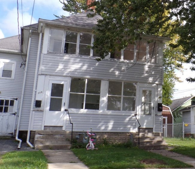 Primary Photo - 309 S Wood St