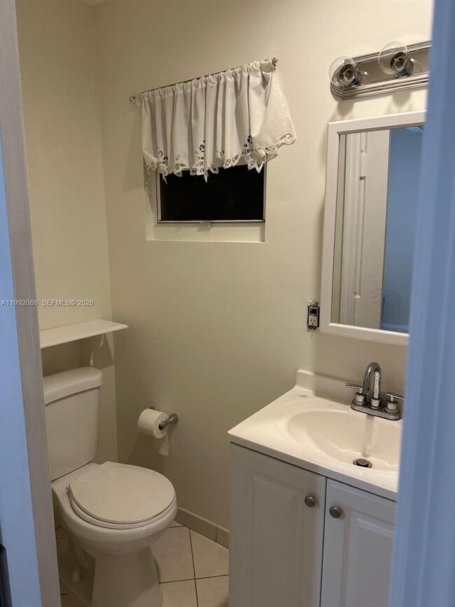 Building Photo - 2611 NE 8th Terrace