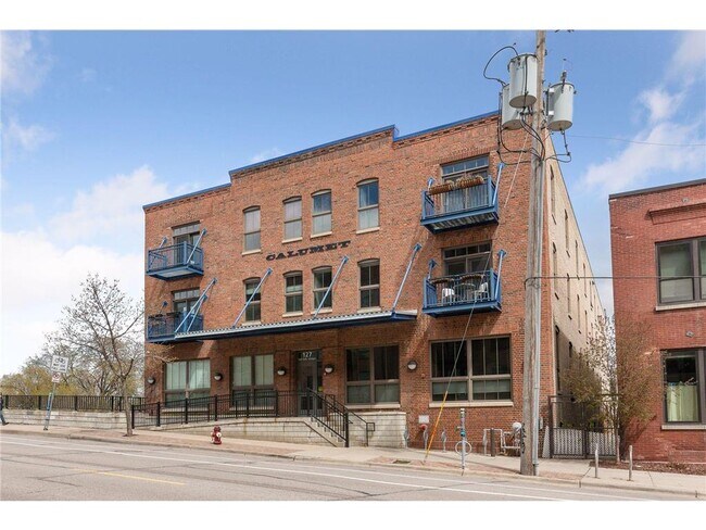 Building Photo - 127 5th St NE