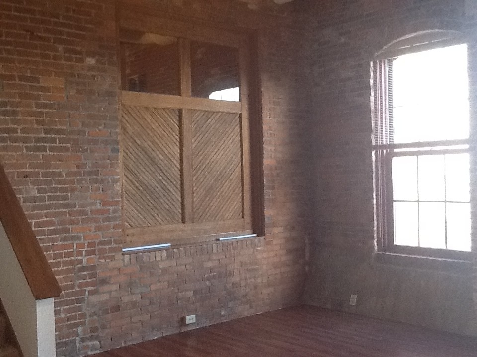 Main Room - loft ceiling - 544 S Front St