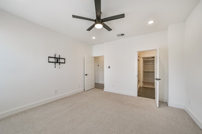 Building Photo - 8321 Springwood Cyn Ln