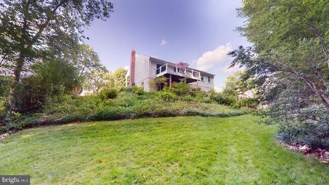 Building Photo - 7628 Chancellor Way
