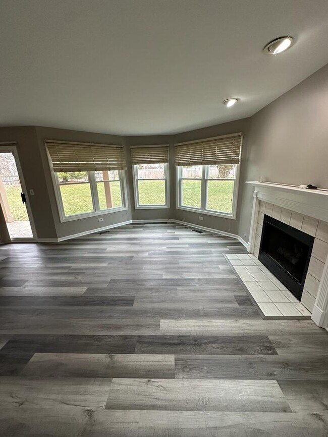 Building Photo - 17 Willow Pkwy