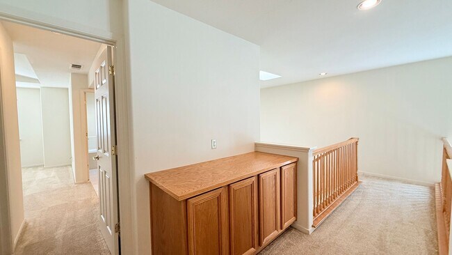 Building Photo - 1126 Vista Pointe Cir