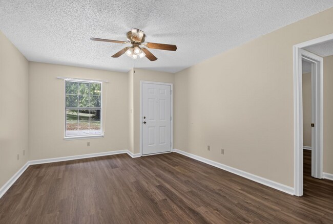 Building Photo - 207 Turner Ave
