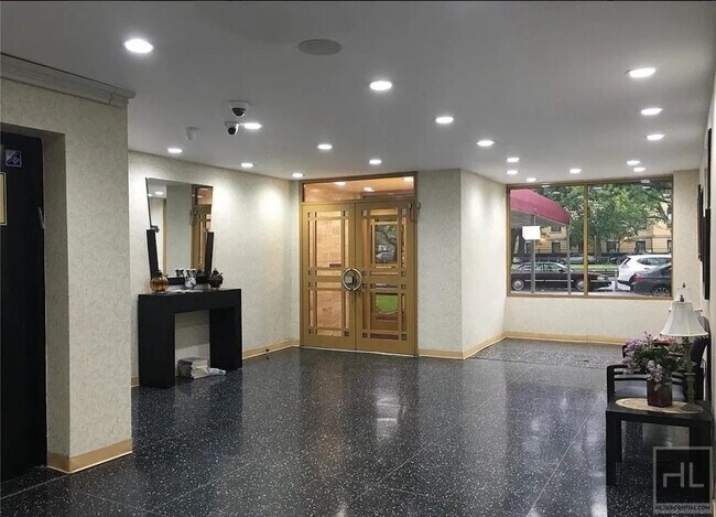 Building Photo - 2610 Ocean Pkwy