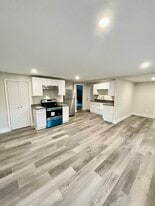 Building Photo - 16 Crompton St