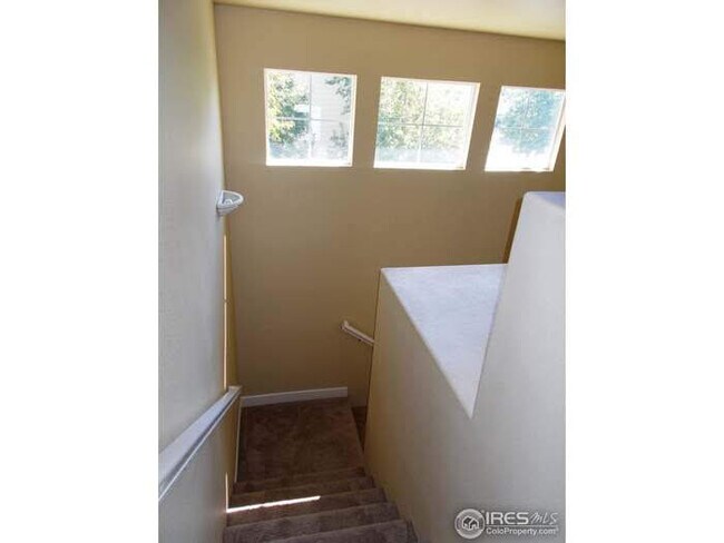 Building Photo - 831 Windchime Ct