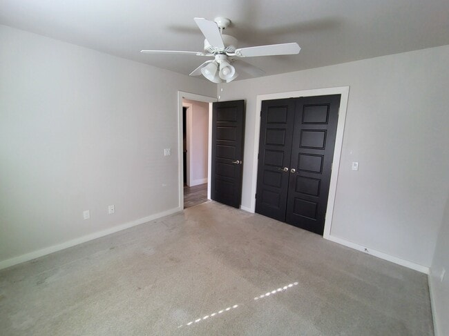 Building Photo - 609 Timberbrook Dr