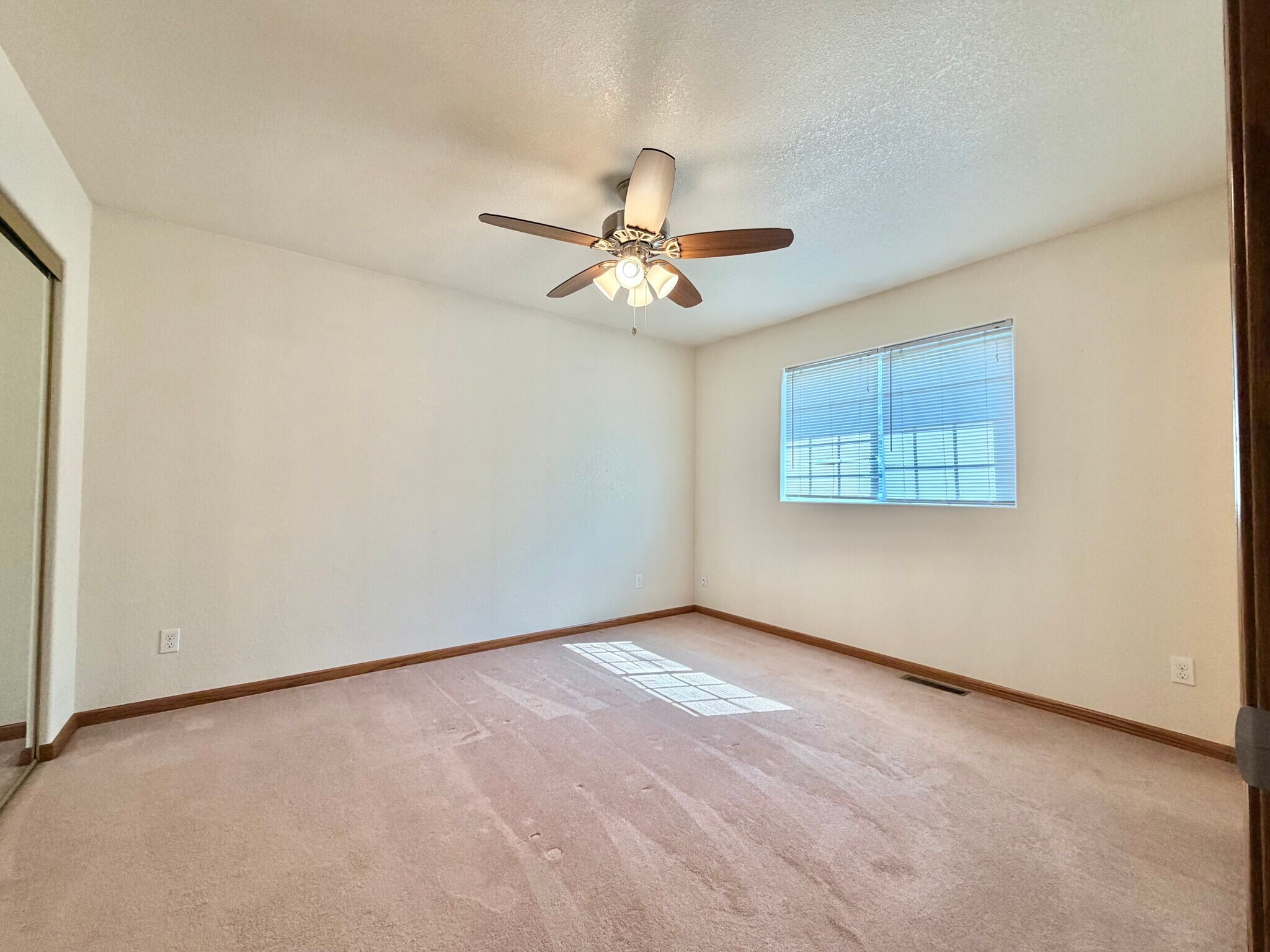 Building Photo - 275 S 21st Street Ct