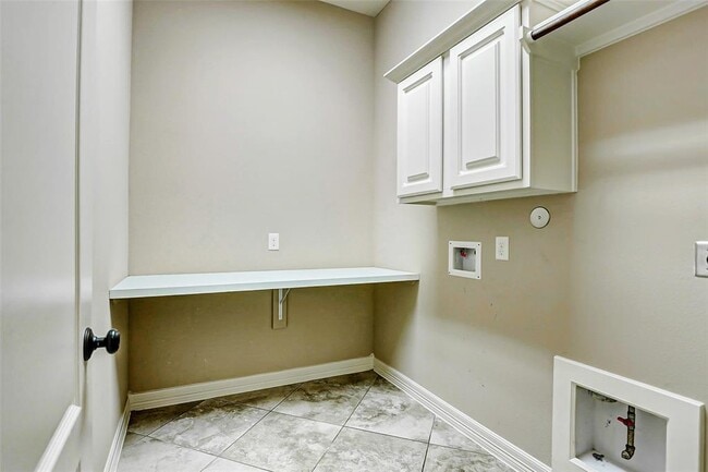 Building Photo - 27807 Hunters Rock Ln
