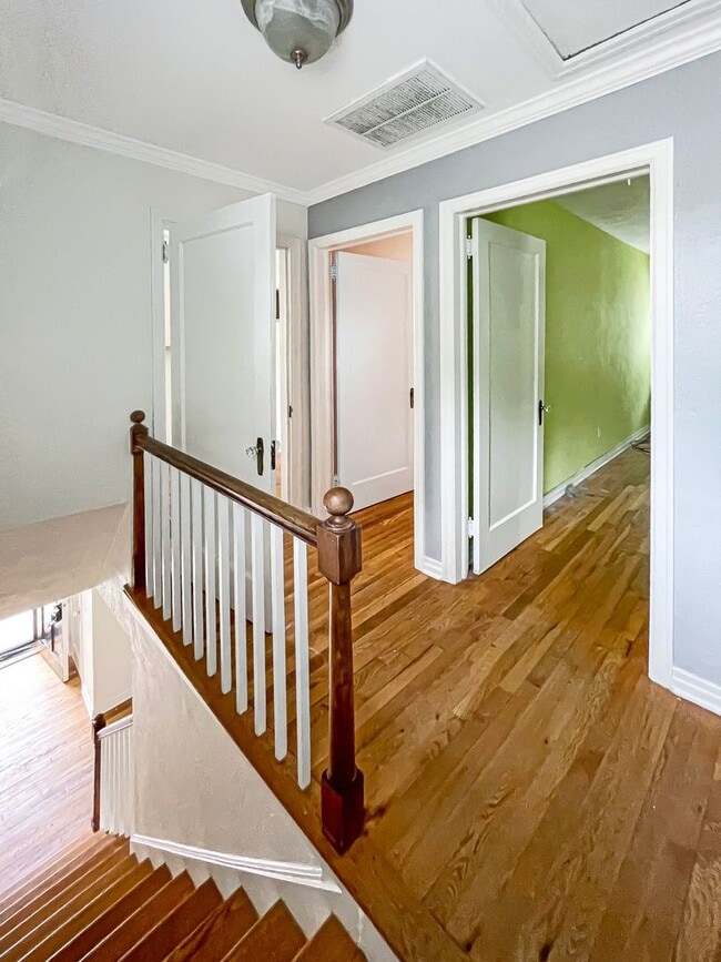 Building Photo - Majestic single-family home!!!