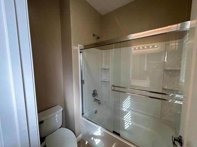 Building Photo - Gorgeous 5bd+ 3bd! Ria Bravo