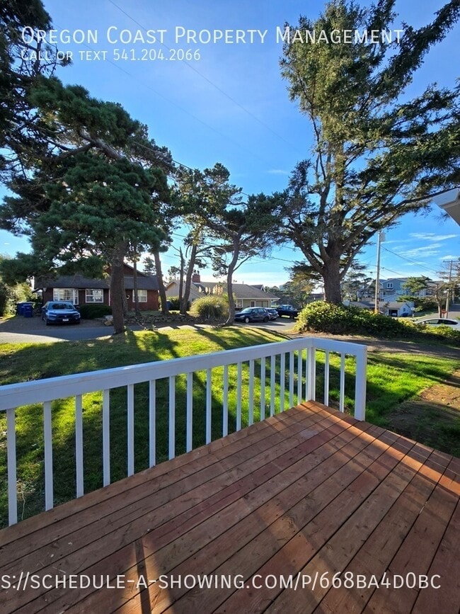 Building Photo - 1441 NW 20th St