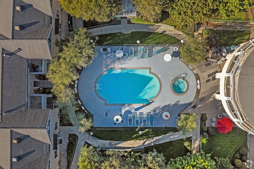 Building Photo - Seasons at Redondo Beach, A 55+ Community