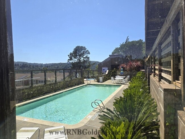 Building Photo - Recently Updated One Bedroom condo in the desirable Shelter Ridge Complex for rent!