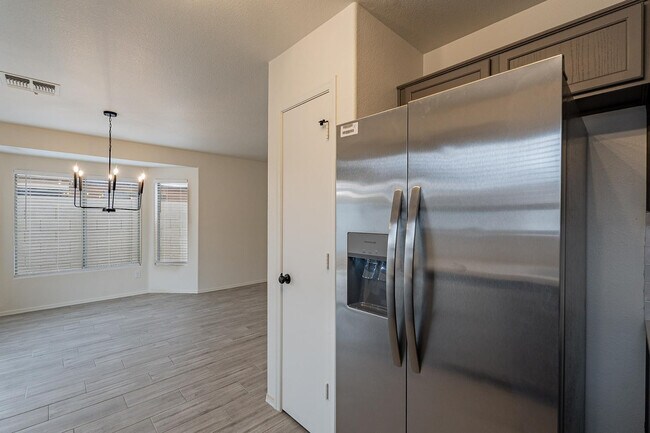 Building Photo - 338 N 152nd Dr