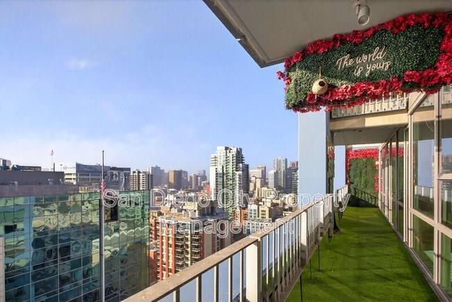 Building Photo - 321 Tenth Ave