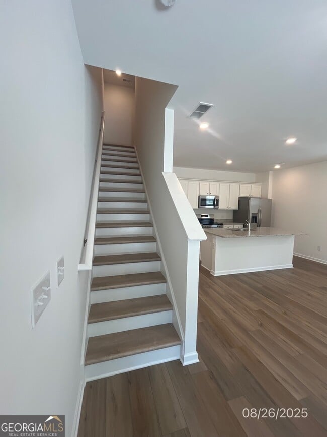 Building Photo - 284 Kenoot Dr