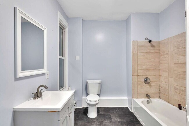 Building Photo - "Charming 3-Bed Oasis at 57 1/2 Saratoga Ave – Spacious 1250 Sq Ft in Waterford, NY!"