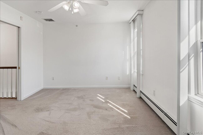 Building Photo - 27 Woodside Ave