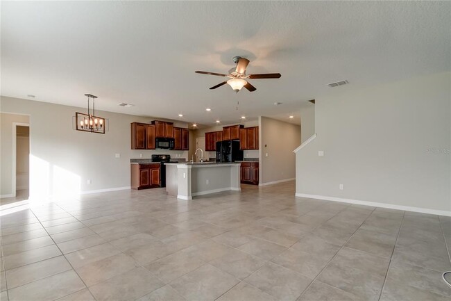 Building Photo - 9648 Sage Creek Dr