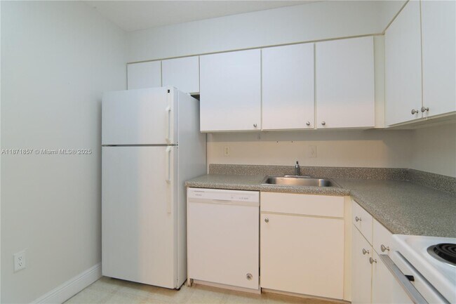 Building Photo - 4910 NW 79th Ave