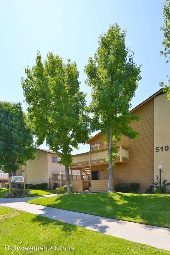 Building Photo - 510-520 E Orangewood Ave