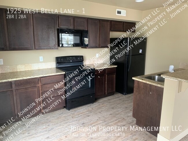 Building Photo - 1925 W Bella Ln