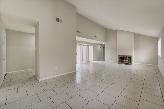 Building Photo - 12327 Fairmeadow Dr